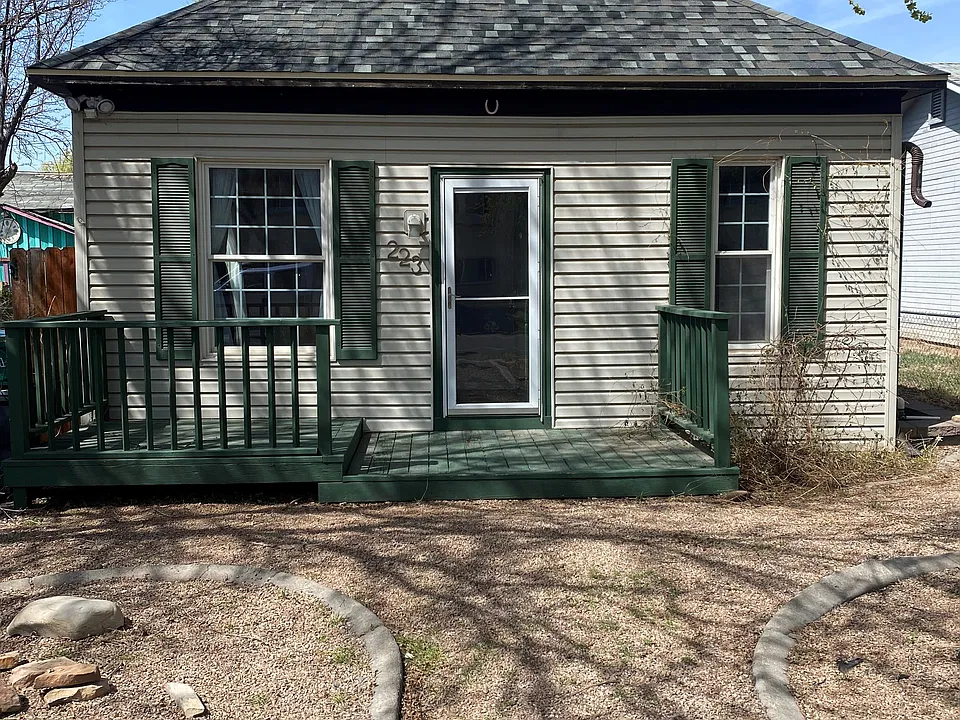 223 N Cherry St