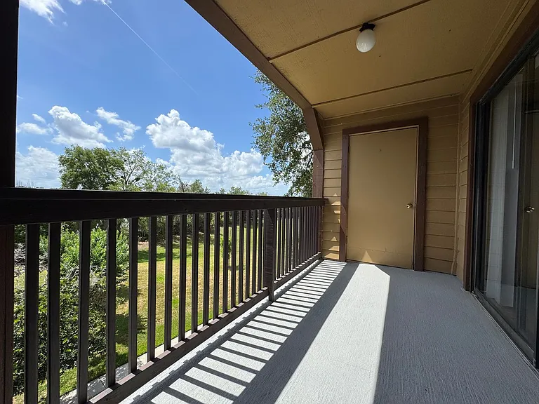 390 Lake Placid Ct #303 — Photo 30