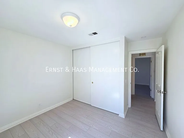 10835 Slater Ave — Photo 25