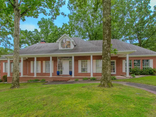 10 Silverwood Ct, N Little Rock, AR 72116