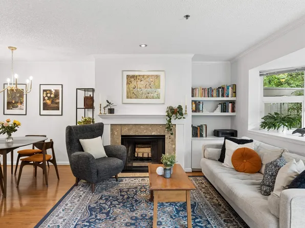 2256 W 7th Ave #105, Vancouver, BC V6K 1Y2