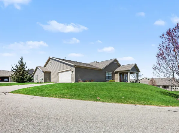 1229 Waterwalk Dr, Holland, MI 49423