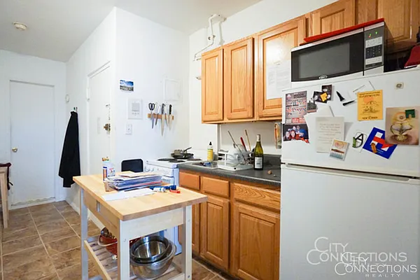 Rented by City Connections Realty | media 4