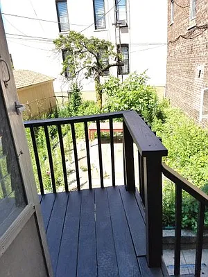 Rented by MCR Realty | media 40