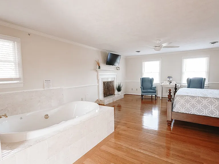589 Moore Rd #A — Photo 9