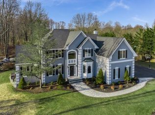 22 Harvest Ln, Long Valley, NJ 07853