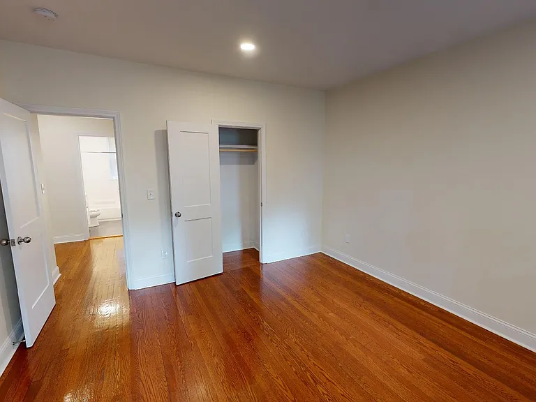123 Sutherland Rd #14 — Photo 5