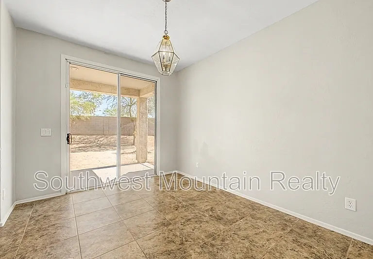 44967 W Sage Brush Dr — Photo 12