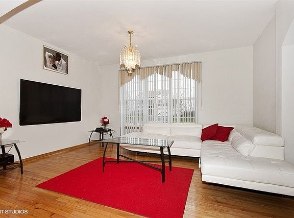 3rd image of 7712 Briarcliff Dr