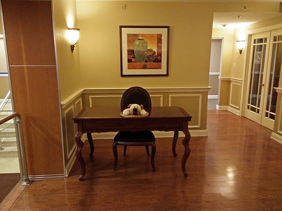 4th image of 60 Parkway Dr E