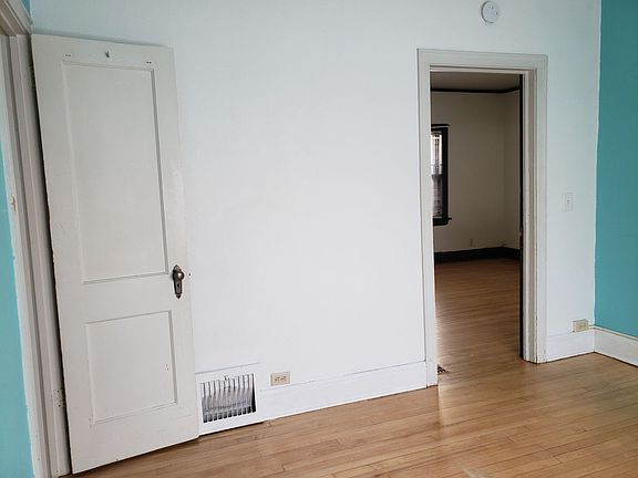 5th image of 421-423 E 5th St #35EA81763