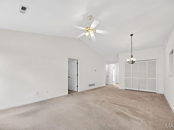 5th image of 933 Blumhoff Ave
