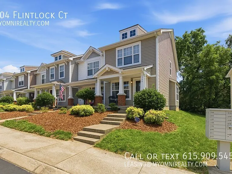 704 Courtney Ct — Photo 30