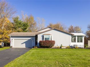 8495 Stringham Dr, Batavia, NY 14020