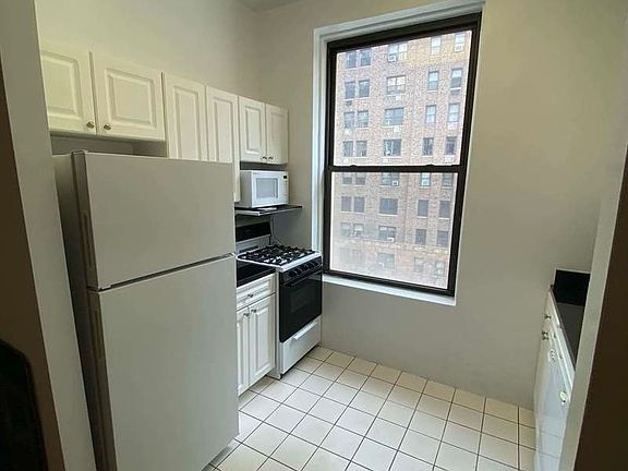 2nd image of 401 W End Ave #4DC