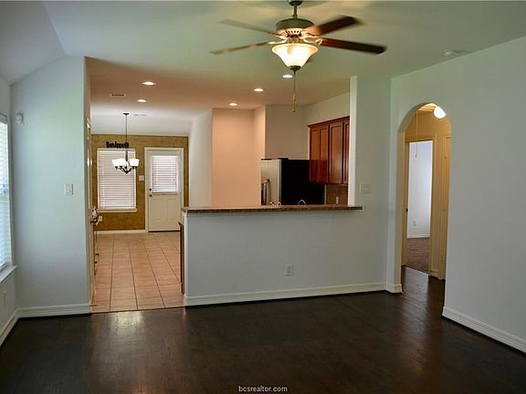 5th image of 1754 Thornhollow Dr
