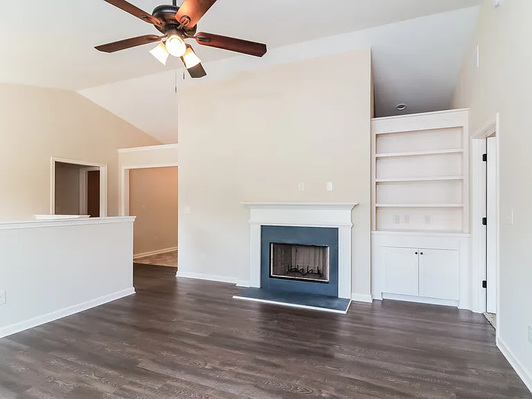 427 Charleston Pl — Photo 5