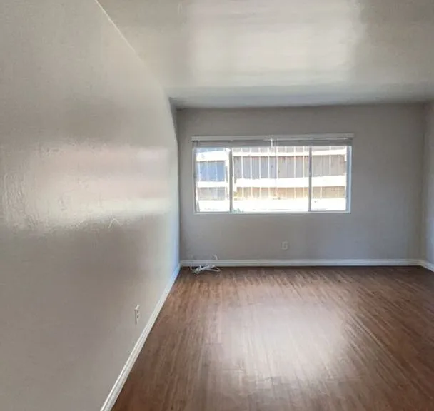 400 Ferrini Rd — Photo 9