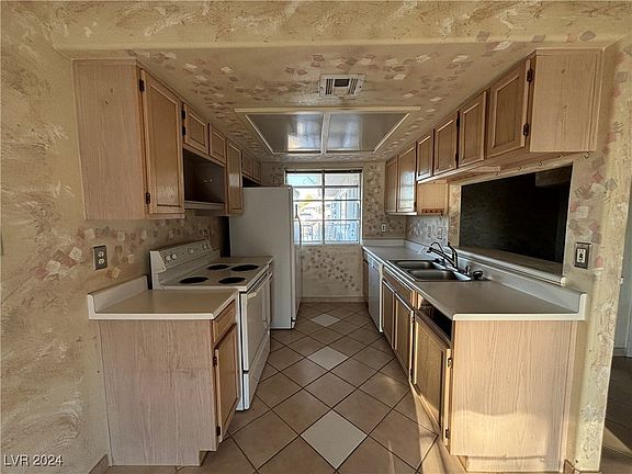 5th image of 5380 Angler Cir Unit 104