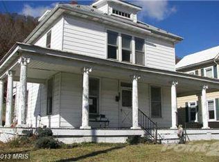 359 N Washington St, Berkeley Springs, WV 25411