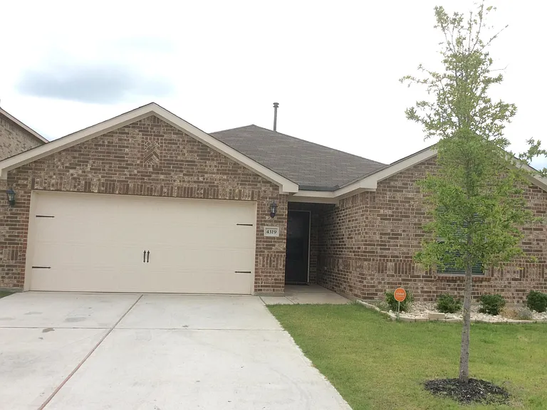 4319 Cat Tail Way — Photo 1