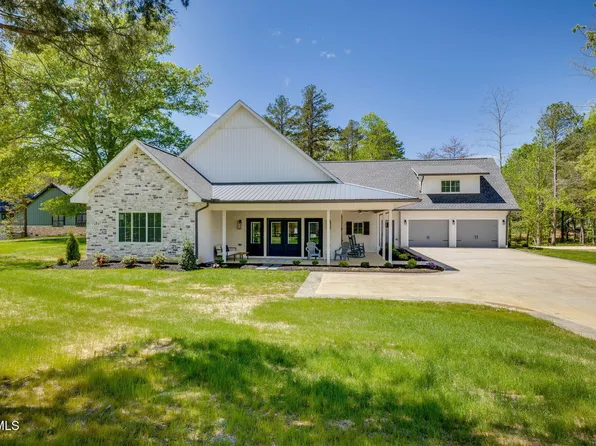 350 Sunset Harbor Dr, Dandridge, TN 37725