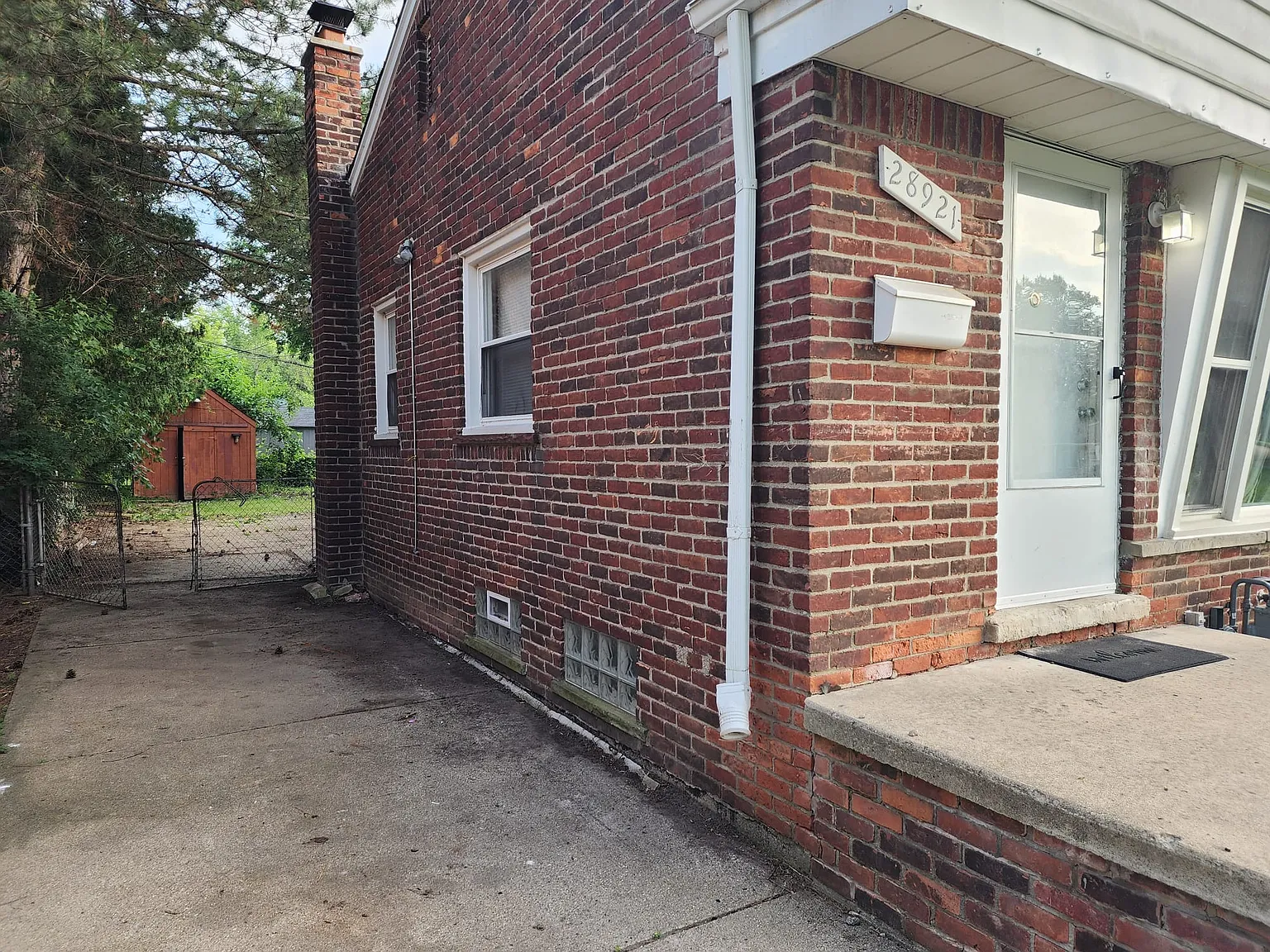 28921 Birchwood St — Photo 2