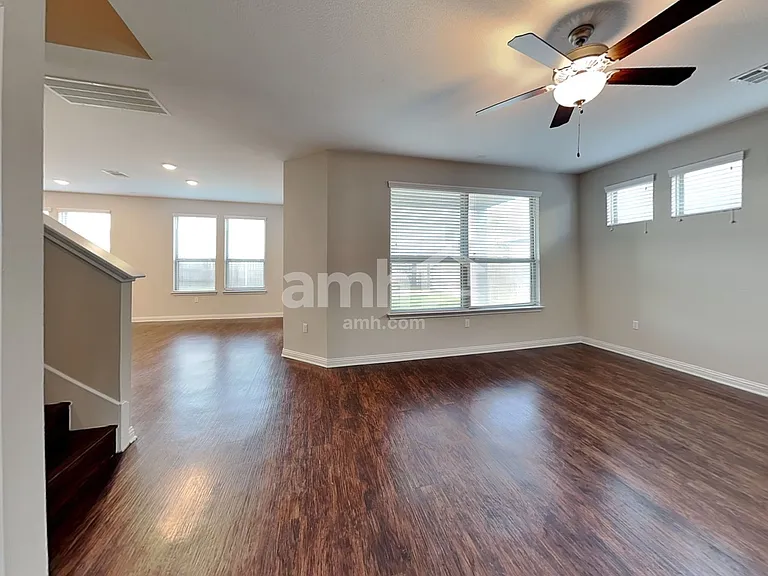 8112 Turnberry Ln — Photo 6