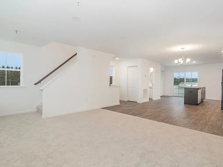 9 Meredith Way — Photo 5