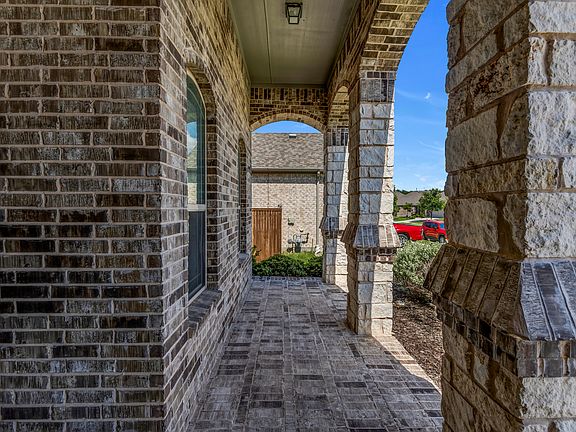 4th image of 1233 Carinna Dr