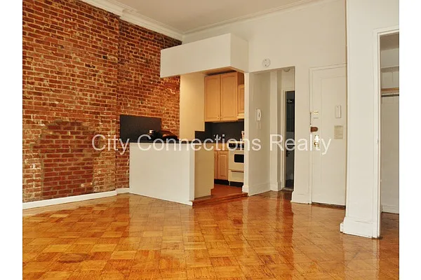 Rented by City Connections Realty | media 12