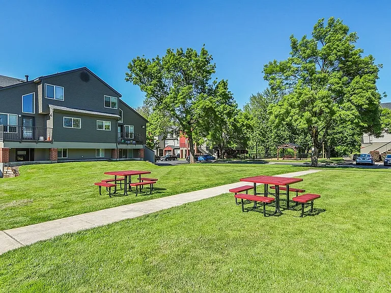 3225 Kinsrow Ave - WEB-58