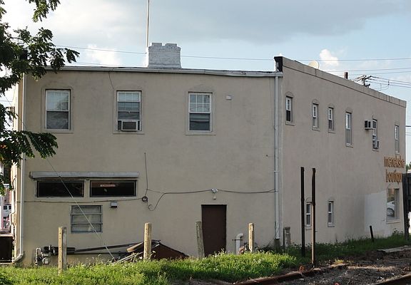 2nd image of 1265 W Broadway