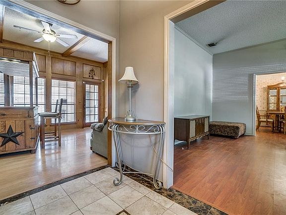 3rd image of 2417 Golden Oaks Dr