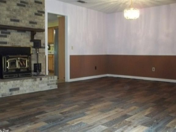 3rd image of 2504 Midland Dr