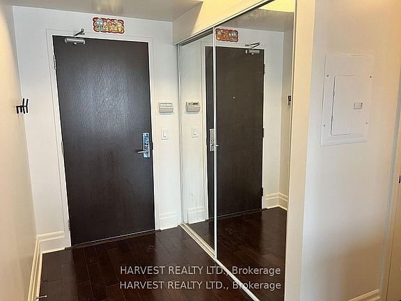 4th image of 21 Upper Duke Cres #609