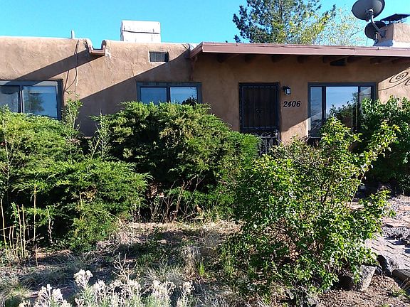2nd image of 2406 Rosina St