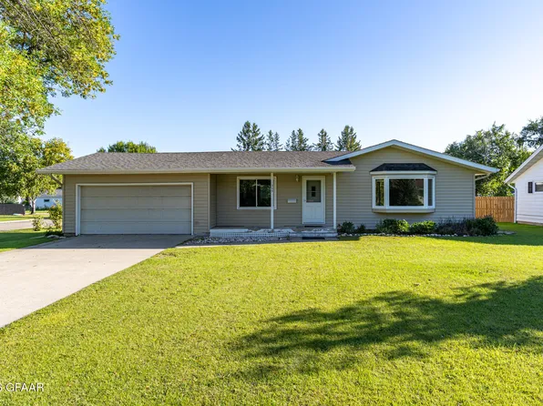 305 Euclid Ave, Crookston, MN 56716