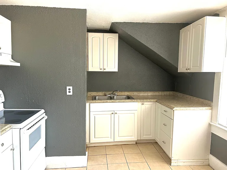 931 Newton Ave S #2 — Photo 8