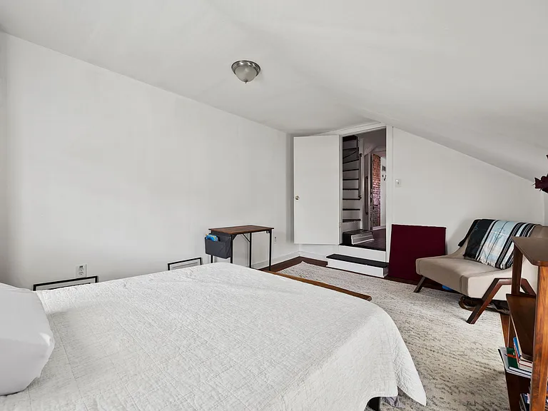 1130 Crease St — Photo 18