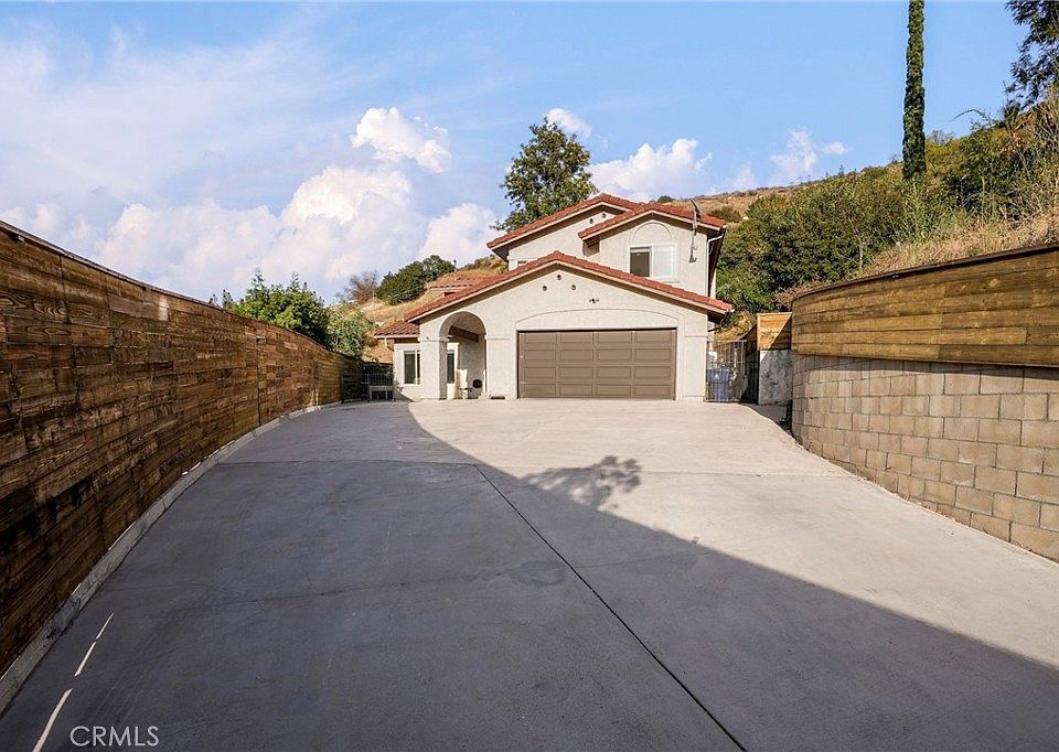1st image of 10110 Sunland Blvd