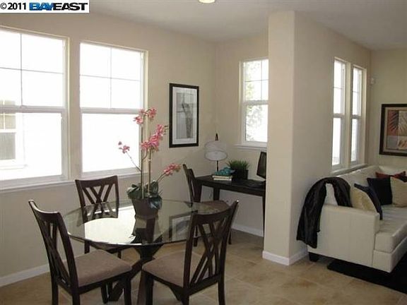 3rd image of 1711 Summer Ln