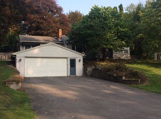 105 Churchill Ln, Fayetteville, NY 13066