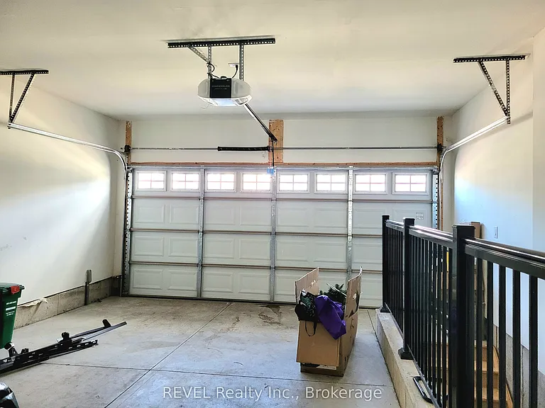 171 Bur Oak Dr — Photo 37