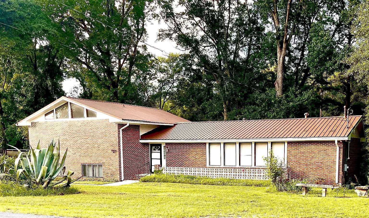 4 bed, 2200 sqft, $1,795 — Photo 1