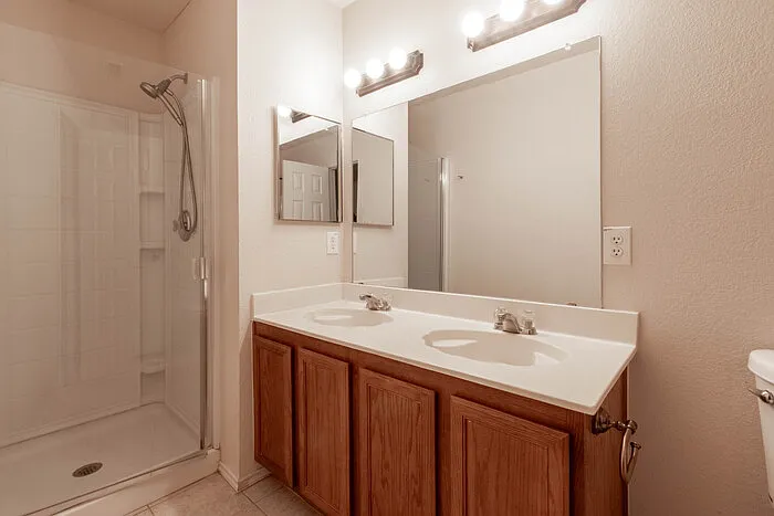 2405 Spruce Ct — Photo 10