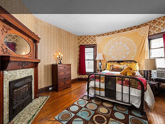 5th image of 726 Ashland Ave