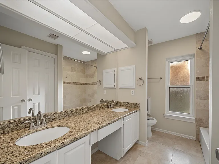 14135 Swallowfield Dr — Photo 36