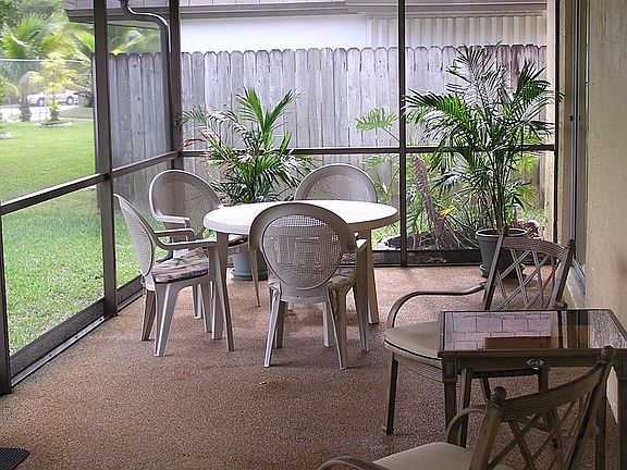 Screened-In Patio