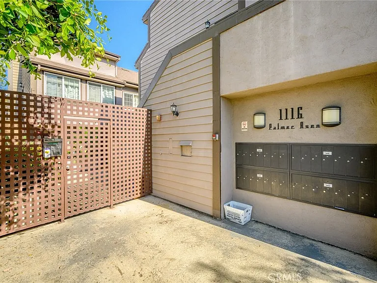 1116 E Palmer Ave #5 — Photo 2